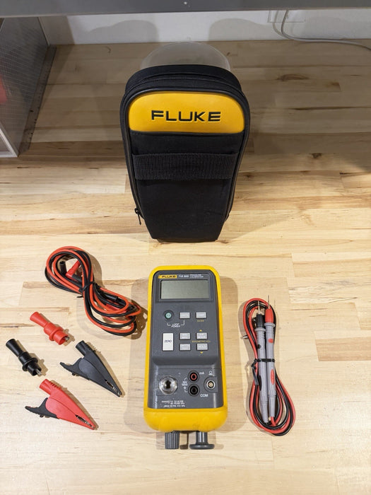 FLUKE 718 30G PRESSURE CALIBRATOR W/ LEADS & BAG (FREE SHIPPING) TESTED