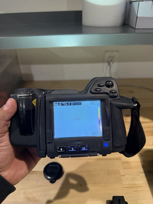 FLIR T440 THERMAL IMAGING CAMERA W/ CHARGER & BATTERY (TESTED) FREE SHIPPING