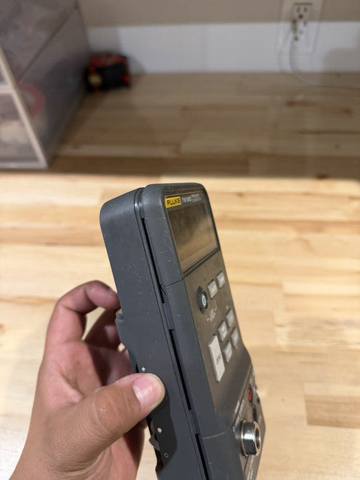 FLUKE 718 100G PRESSURE CALIBRATOR (FREE SHIPPING) TESTED