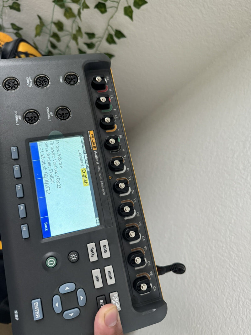 FLUKE BIOMEDICAL PROSIM 8 VITAL SIGNS SIMULATOR CALIBRATED 2022
