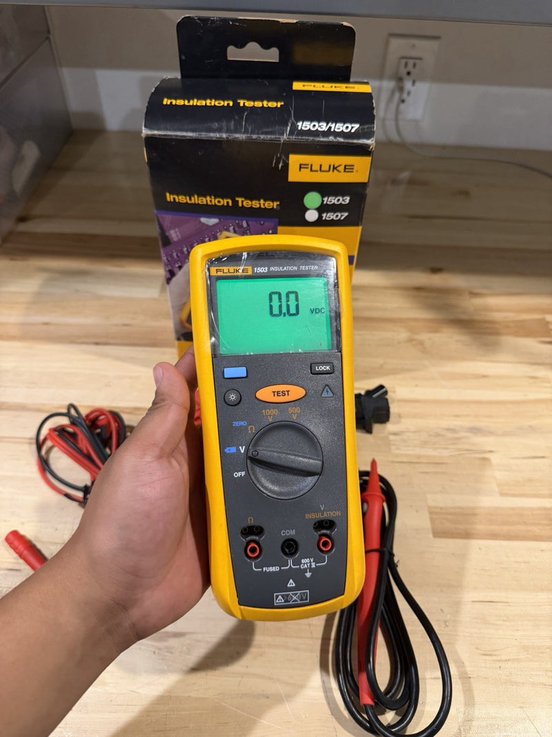FLUKE 1503 INSULATION TESTER WITH ACCESSORIES