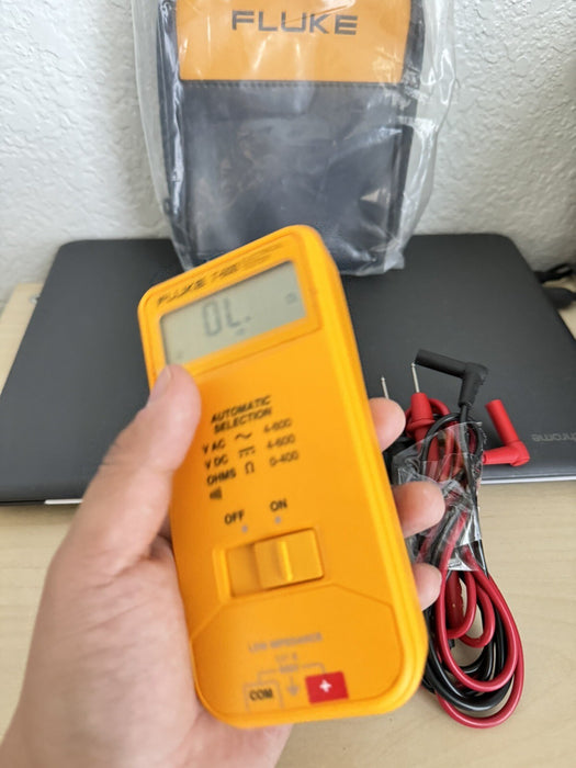 FLUKE 7-600 ELECTRICAL TESTER BAG USED