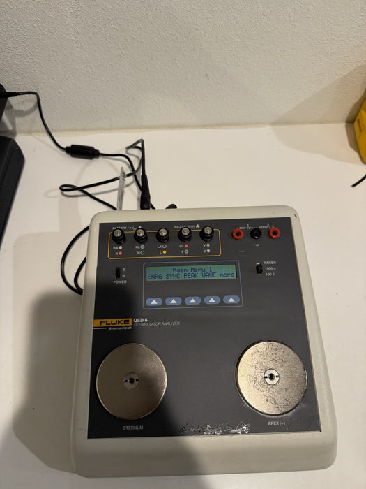 FLUKE BIOMEIDICAL QED 6 DEFIB ANALYZER WITH CHARGER TESTED