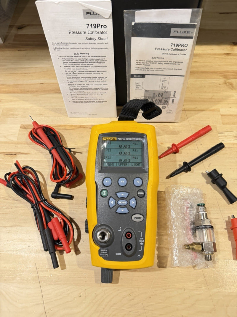 FLUKE 719 PRO 300G ELECTRIC PRESSURE CALIBRATOR W/ ACCESSORIES (SHIPS FREE)