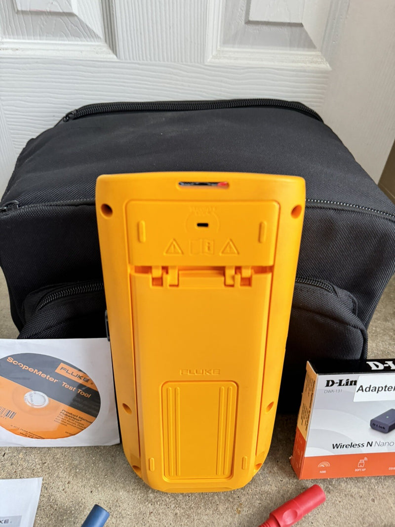 FLUKE 123B INDUSTRIAL SCOPEMETER HAND-HELD OSCILLOSCOPE 20 MHZ