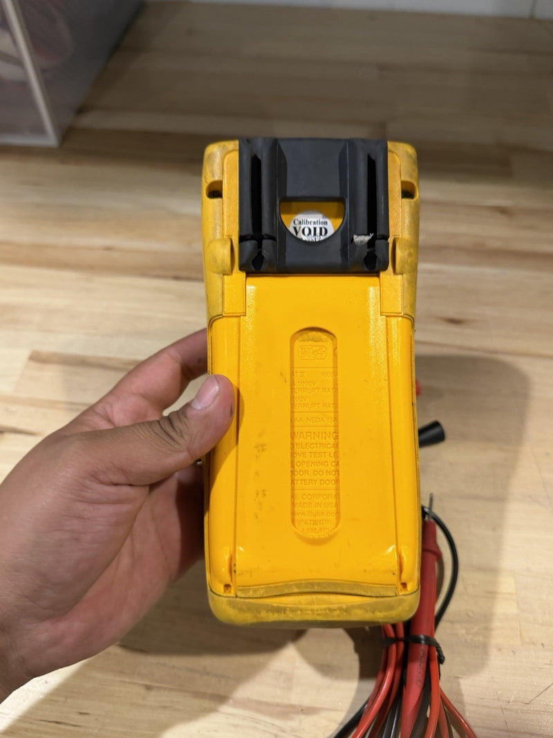 FLUKE 189 TRUE RMS MULTIMETER WITH LEADS & CLIPS TESTED
