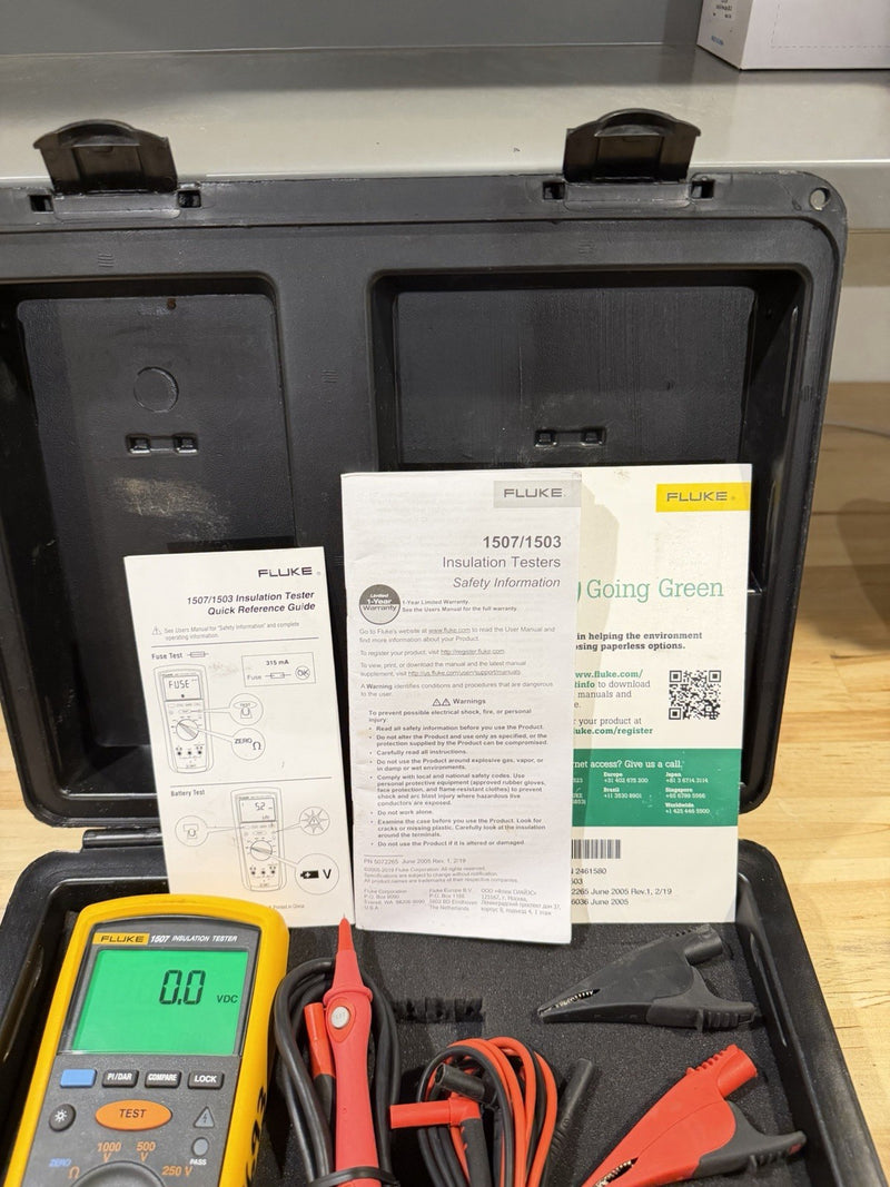 FLUKE 1507 INSULATION MULTIMETER W/ LEADS & CLIPS
