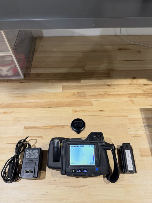 FLIR T440 THERMAL IMAGING CAMERA W/ CHARGER & BATTERY (TESTED) FREE SHIPPING