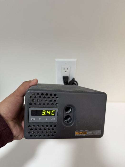 FLUKE 9102S DRY-WELL CALIBRATOR FOR PARTS