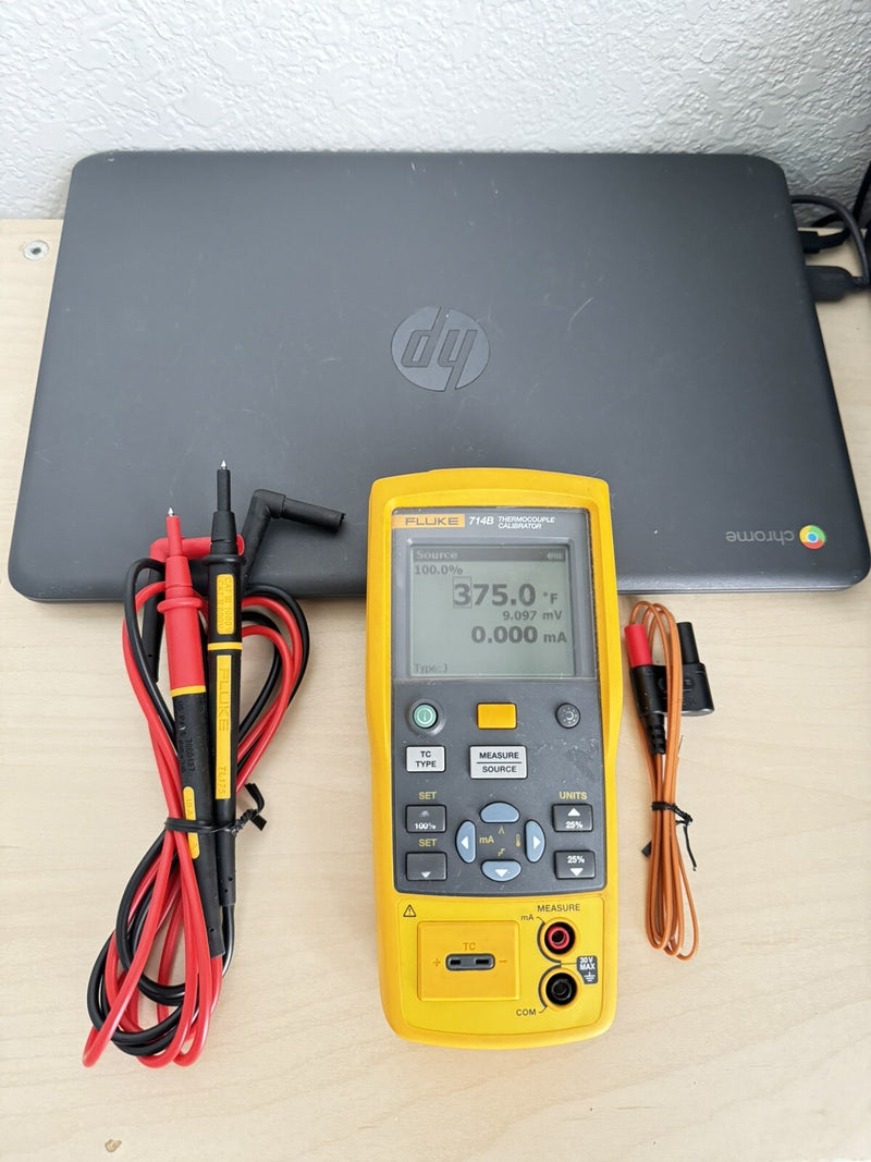FLUKE 714B THERMOCOUPLE CALIBRATOR WITH LEADS & PROBE