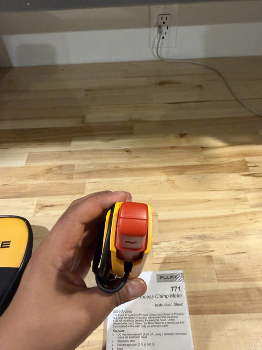 FLUKE 771 MILLIAMP PROCESS CLAMP METER ( NEW CONDITION ) SHIPS FAST