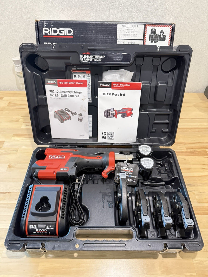 RIDGID RP251 PRESSTOOL KIT WITH 1/2 3/4 1”1-1/4 IN JAWS
