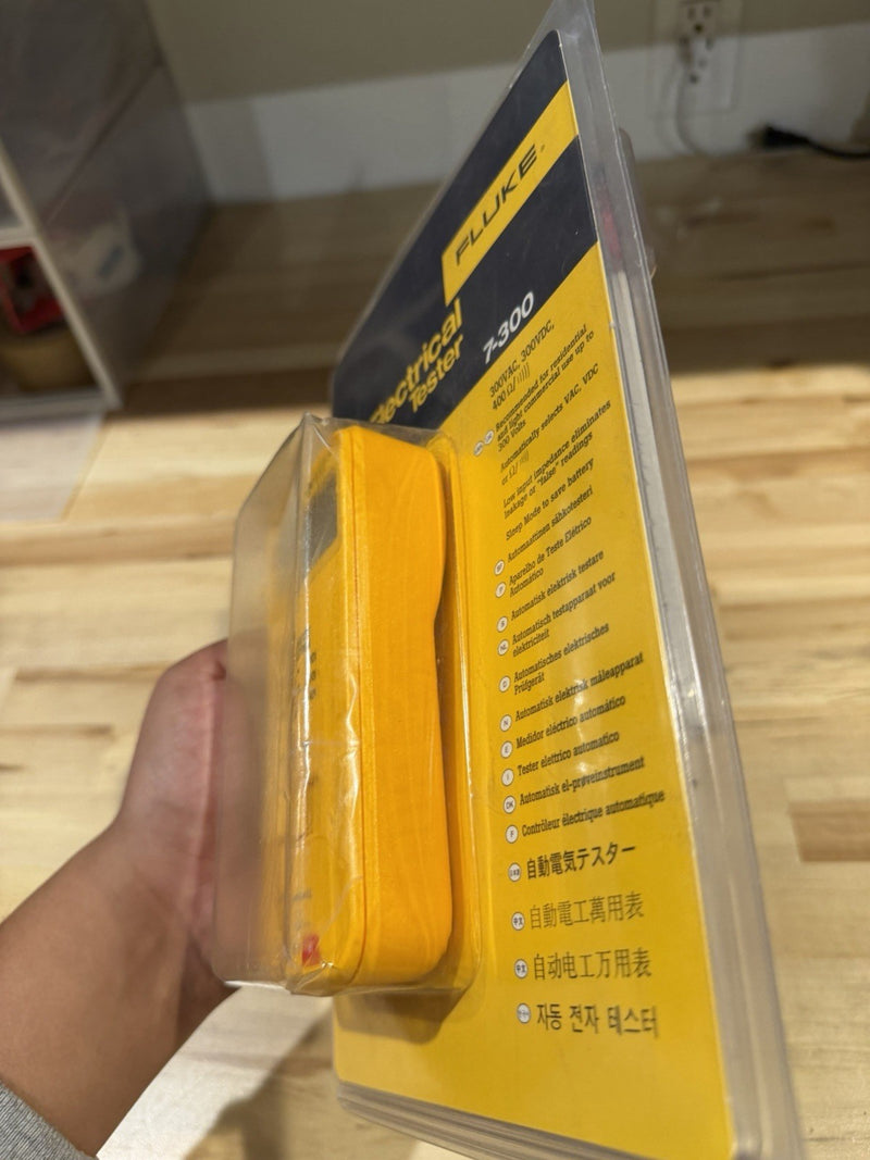 FLUKE 7-300 ELECTRICAL TESTER - FREE SHIPPING RARE