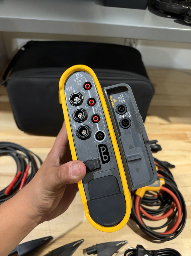 FLUKE 1734 ENERGY LOGGER KIT W/ ACCESSORIES (FREE SHIPPING)