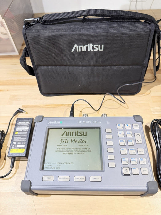 ANRITSU SITE MASTER S251B ANALYZER WITH CHARGER TESTED