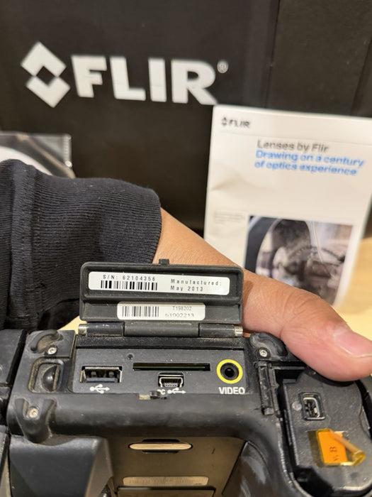FLIR T440 THERMAL IMAGING CAMERA W/ CHARGER & BATTERY (TESTED)FREE SHIPPING READ