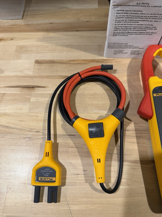 FLUKE 378 FC NON-CONTACR VOLTAGE CLAMP METER W/ LEADS & CASE - SHIPS FAST