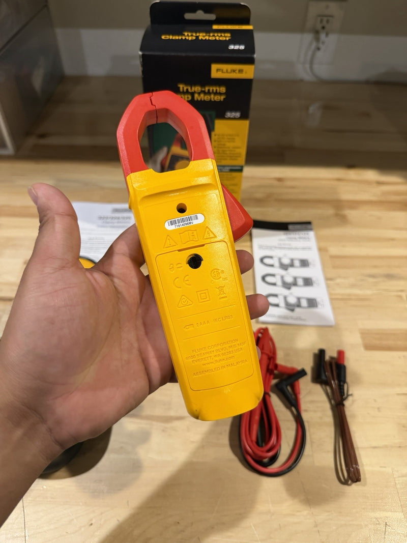 FLUKE 325 TRUE RMS CLAMP METER SHIPS FAST - NEW