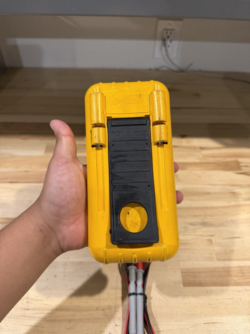 FLUKE 87 III TRUE RMS MULTIMETER W/LEADS & CLIPS - SHIPS FAST #4