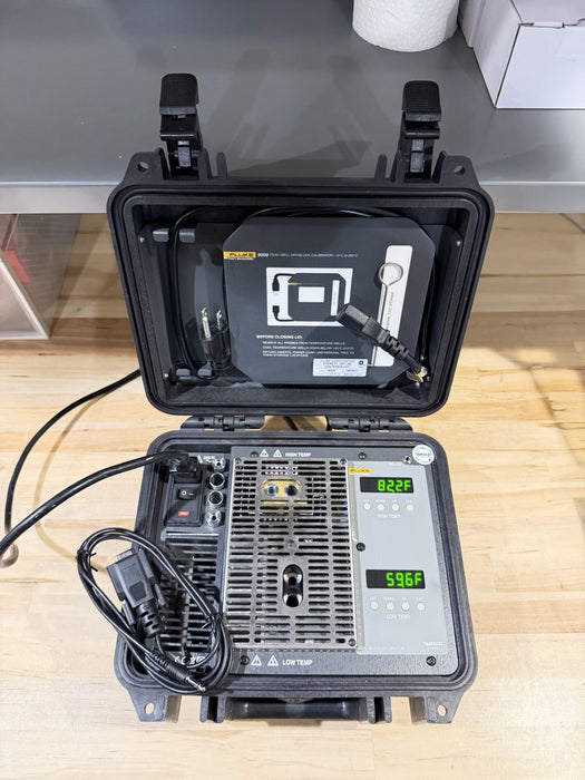 FLUKE HART SCIENTIFIC 9009 DUAL WELL DRY BLOCK CALIBRATOR -15 C TO 350 C (TESTE)