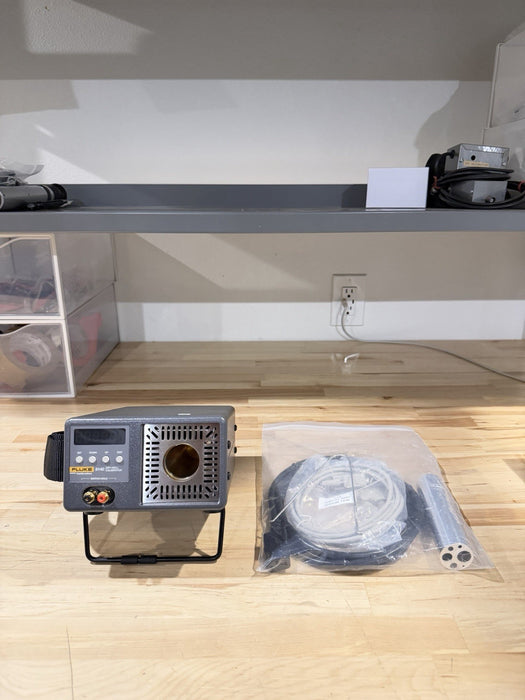 FLUKE 9140-C-156 DRY-WELL CALIBRATOR TESTED