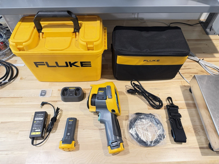 FLUKE TI480PRO IR CAMERA 60HZ 640 X 480 2 BATTERIES W/ CHARGE & CASE -SHIPS FREE