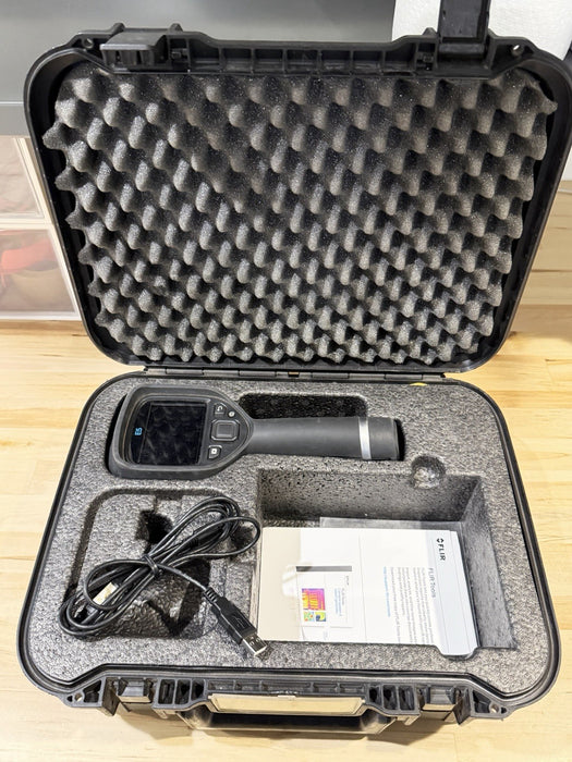 FLIR E5 THERMAL IMAGING CAMERA W/ BATTERY & CHARGER - SHIPS FAST
