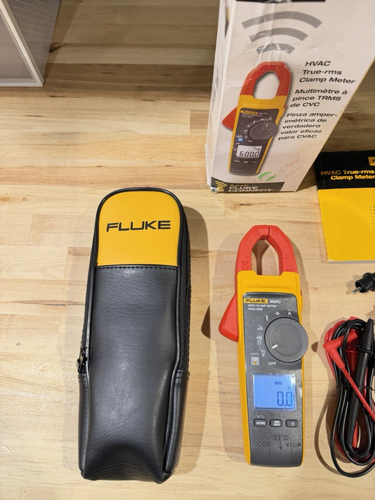 FLUKE 902 FC TRUE RMS HVAC CLAMP METER WITH CASE & LEADS