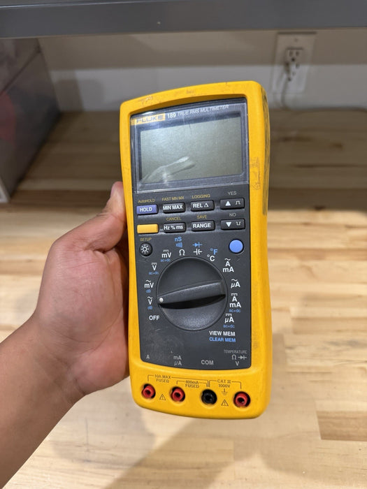FLUKE 189 TRUE RMS MULTIMETER (PARTS ONLY)  FOR PARTS - SHIPS FAST