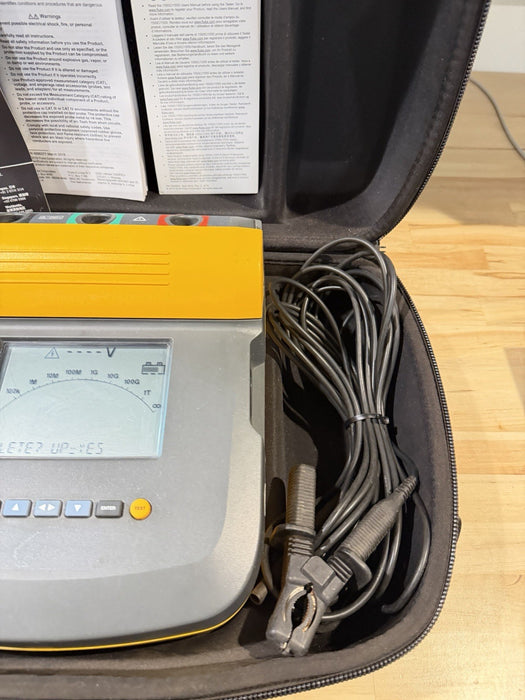 FLUKE 1550C 5KV INSULATION TESTER W LEADS & CASE - FREE SHIPPING