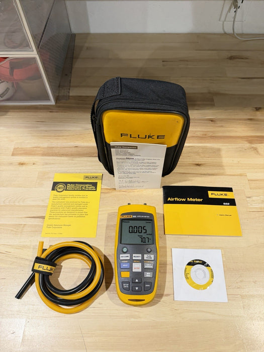FLUKE 922 AIRFLOW METER W / ACCESSORIES- SHIPS FAST