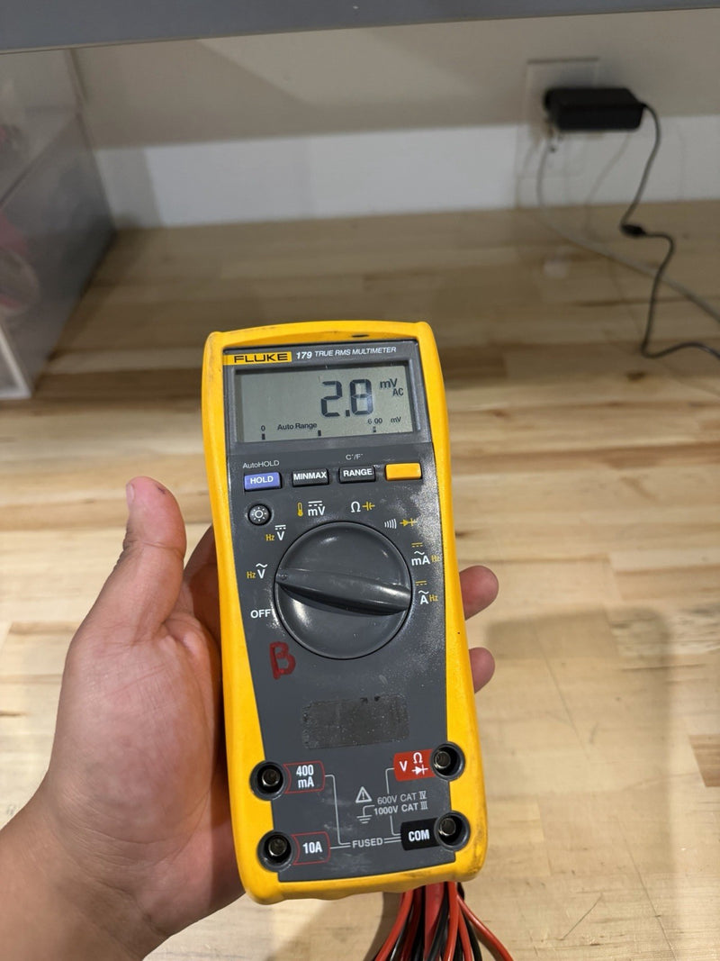 FLUKE 179 MULTIMETER WITH LEADS & CLIPS