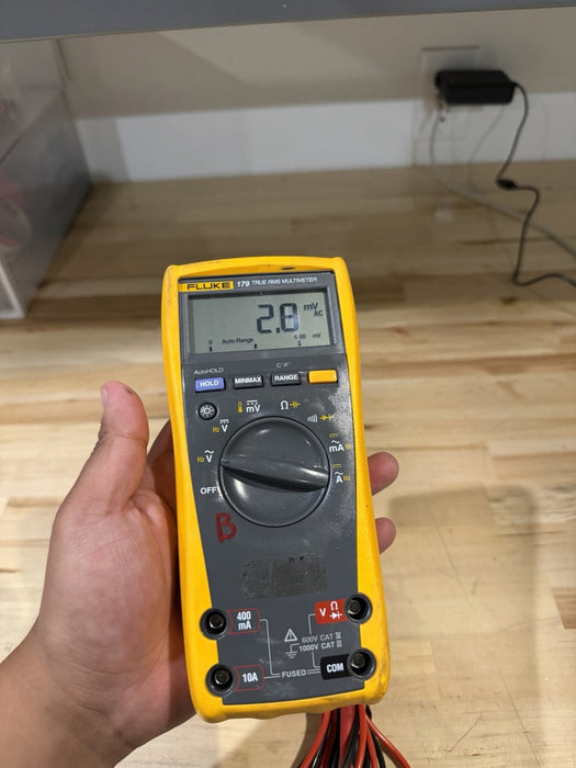 FLUKE 179 MULTIMETER WITH LEADS & CLIPS
