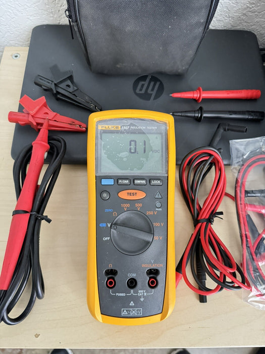 FLUKE 1507 INSULATION MULTIMETER WITH LEADS & BAG
