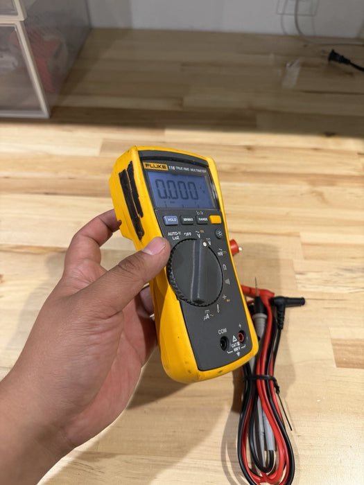 FLUKE 116 TRUS-RMS MULTIMETER / LEADS - SHIPS FAST (TESTED)