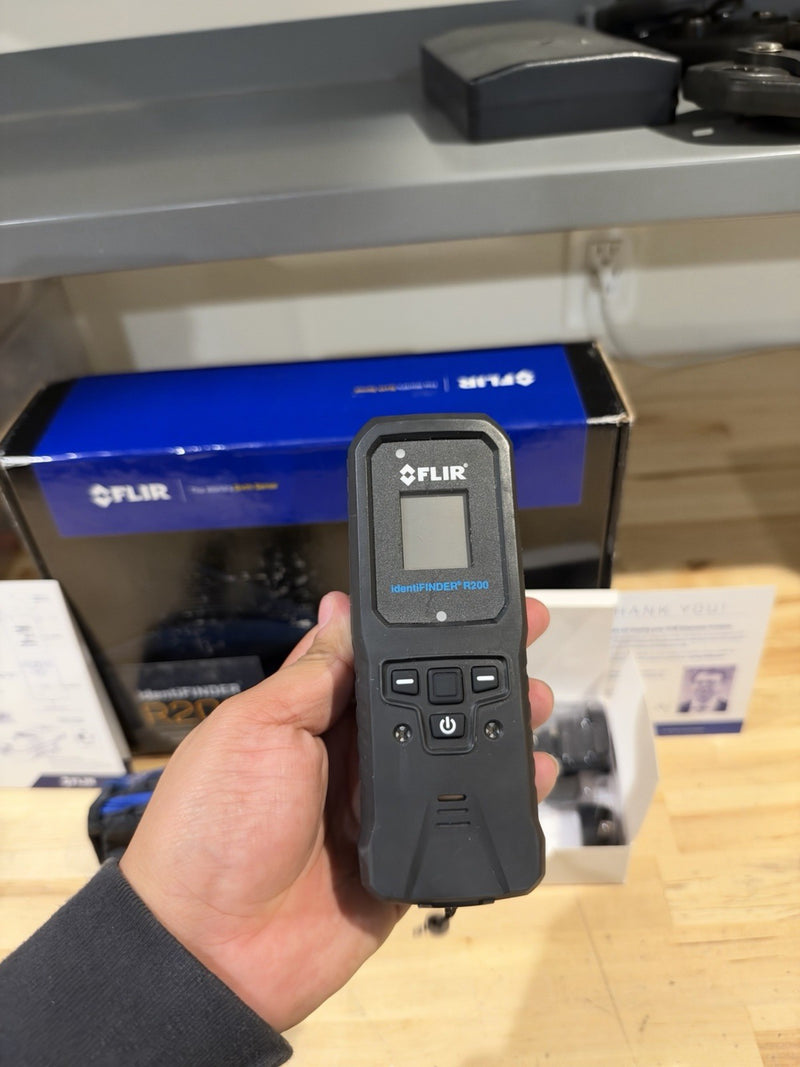 FLIR IDENTIFINDER R200 SPECTROSCOPIC PERSONAL RADIATION DETECTOR -SHIPS FREE NEW