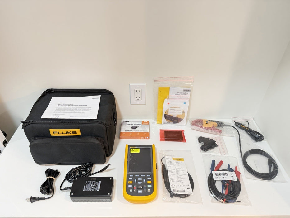 FLUKE 125B INDUSTRIAL SCOPEMETER 40MHZ(NEW FACTORY SEALED) FREE SHIPPING MFD2025