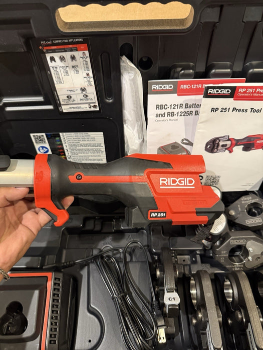 RIDGID RP251 PRESSTOOL KIT 1/2"-1" & MEGAPRESS JAWS 1/2"-3/4 RINGS 78228