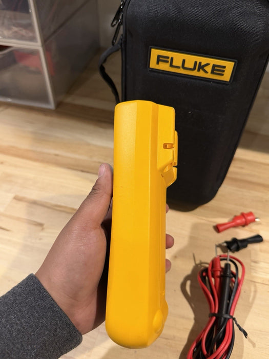 FLUKE 1577 INSULATION MULTIMETER W/ LEADS & CASE (TESTED) SHIPS FAST NEW SEALED
