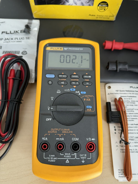 FLUKE 787 PROCESSMETER WITH BOX MANUALS & LEADS