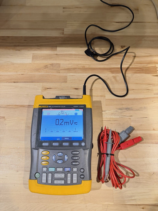 FLUKE 196C SCOPEMETER COLOR WITH LEADS 100MHZ 1GS/S TESTED