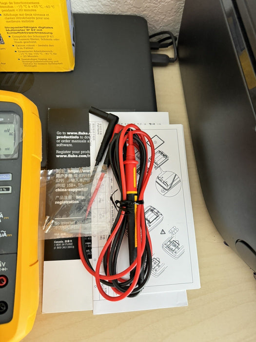 Fluke 87V-MAX Industrial True RMS Mulitmeter Fluke W/ Leads & Clips
