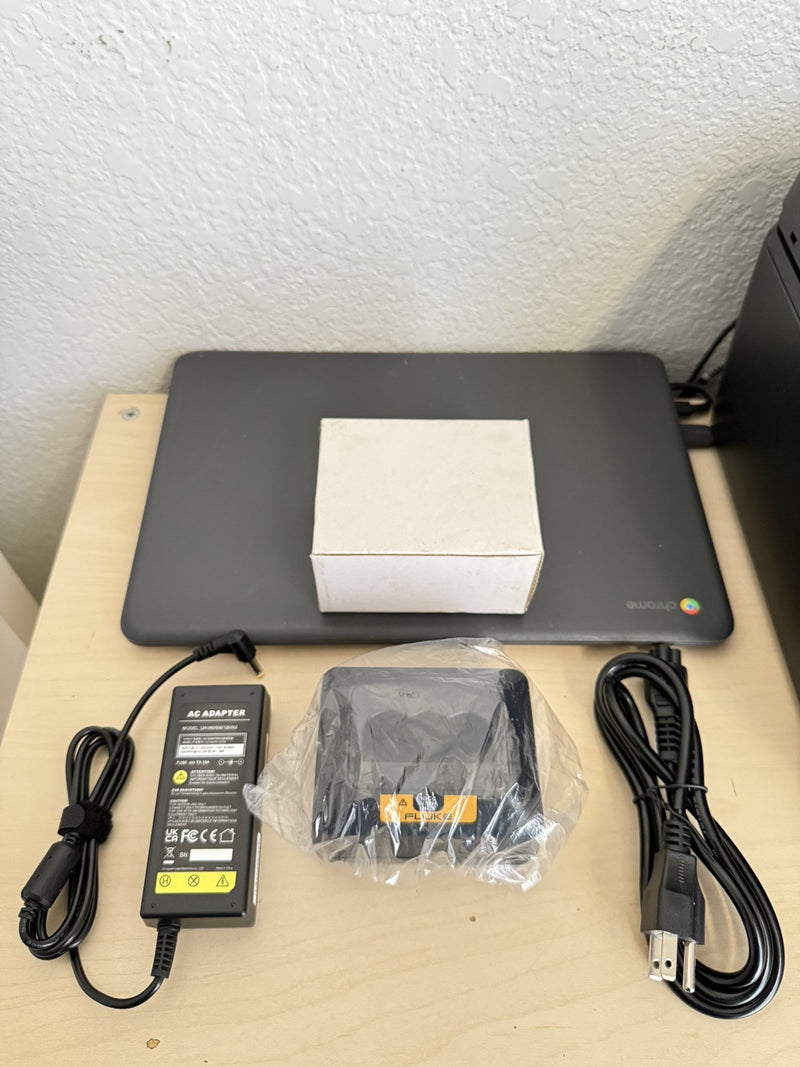 FLUKE BC7217 BATTERY CHARGER FOR BP72XX FLUKE 744, 743B, 741B, 702, 701 USA MADE