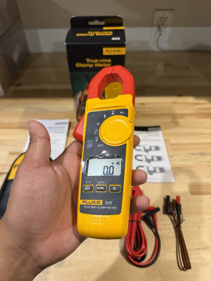 FLUKE 325 TRUE RMS CLAMP METER SHIPS FAST - NEW