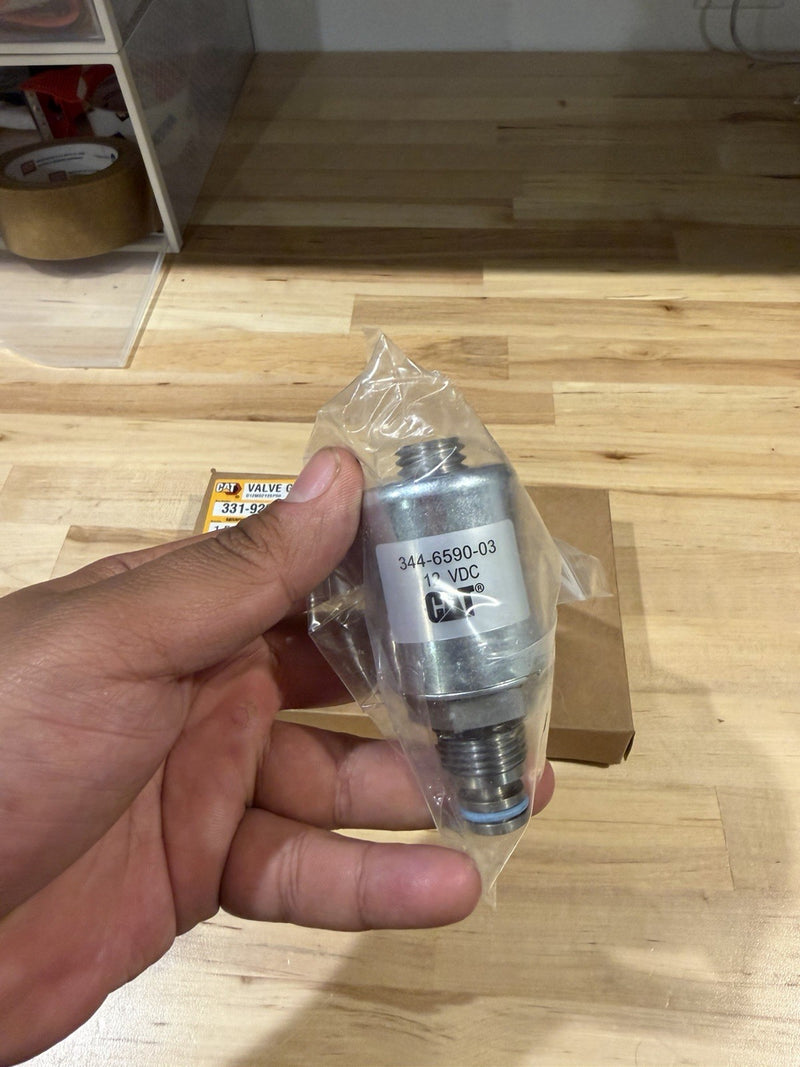CAT 331-9208 12 VOLT FUEL CONTROL SOLENOID VALVE