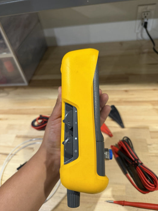 FLUKE 719 100G PRESSURE CALIBRATOR W/ LEADS & EXTRAS (TESTED) PERFECT CONDITION