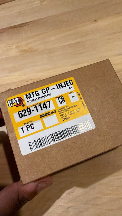 CAT 629-1147 DIESEL EXHAUST FLUID INJECTOR MOUNTING NEW SEALED GENUINE OEM