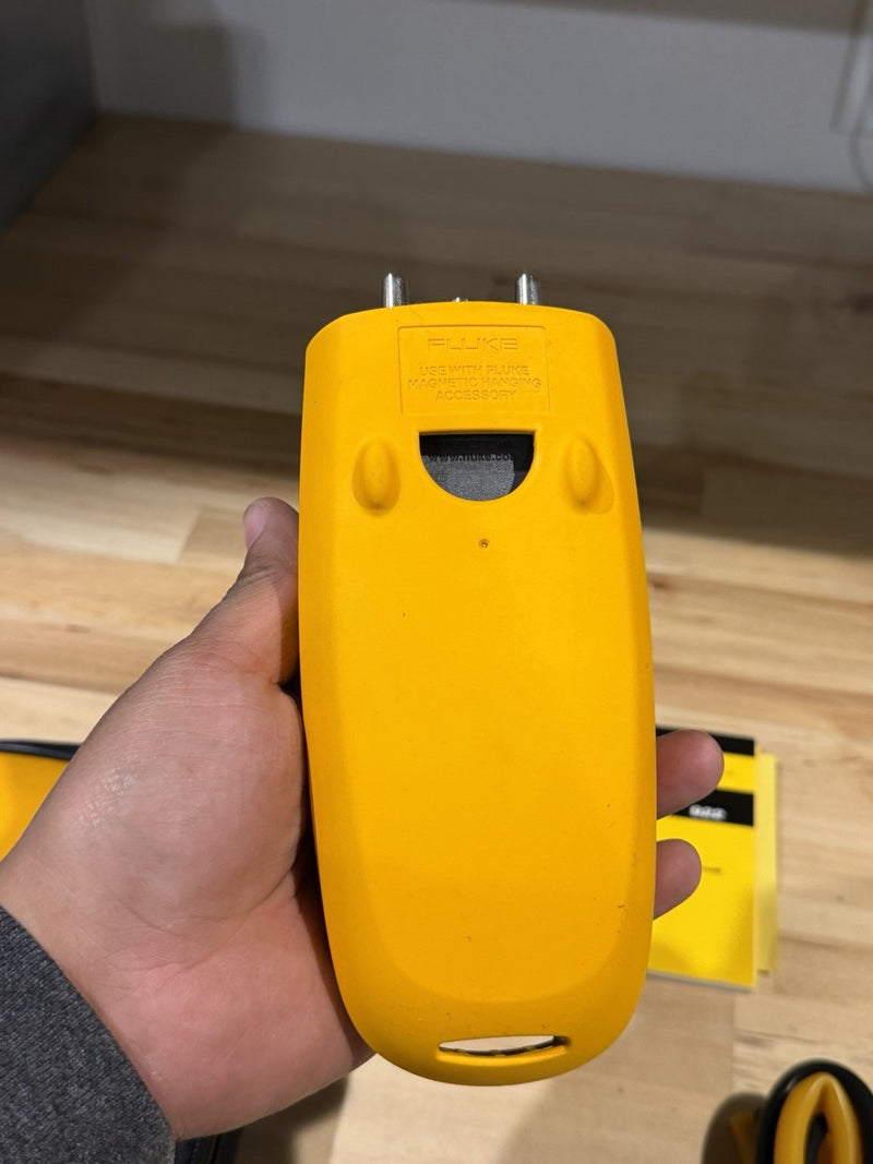 FLUKE 922 AIRFLOW METER WITH ACCESSORIES