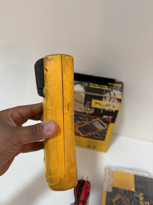 FLUKE 89 IV TRUE RMS DIGITAL MULTIMETER WITH LEADS