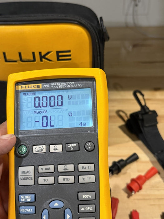 FLUKE 725 MULTIFUNCTION PROCESS CALIBRATOR WITH BAGLEADS & CLIPS